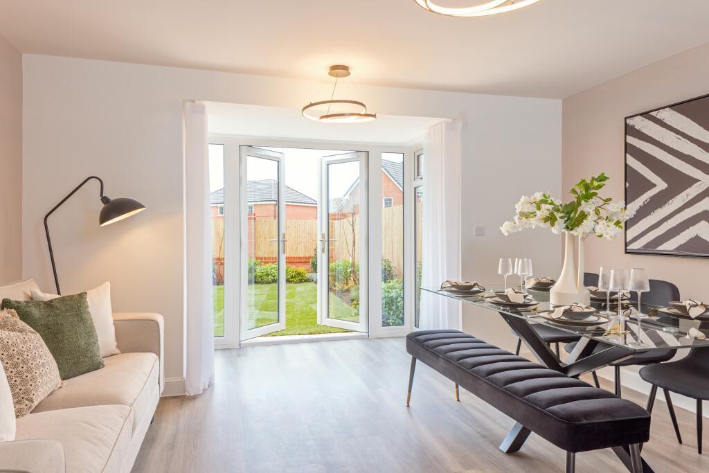 3 bed property in Saxon Way, Great Denham